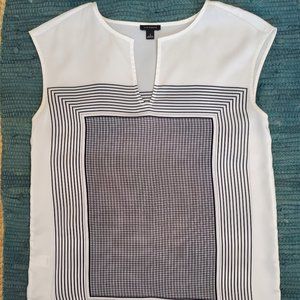 Used-Like New Ann Taylor Silky Blouse w/Black & White Graphical Print
